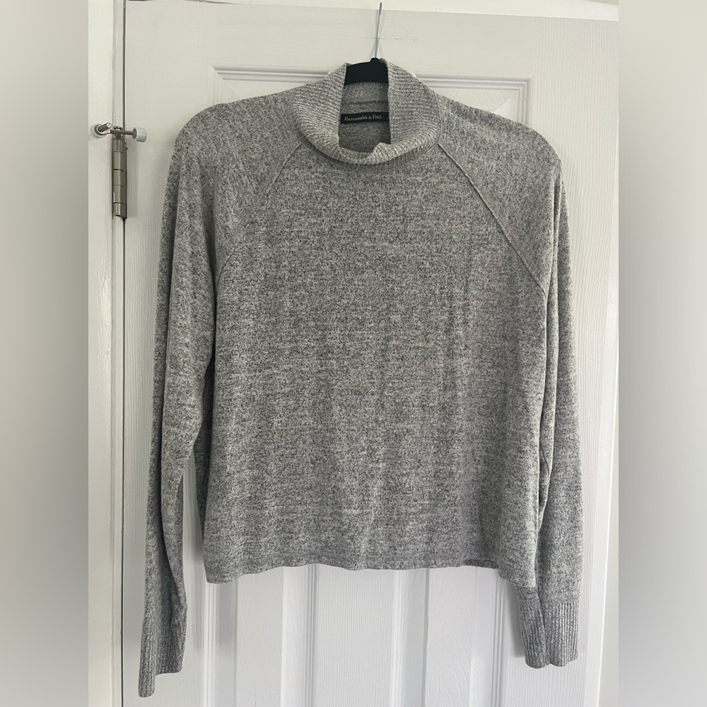 Abercrombie light grey sweater